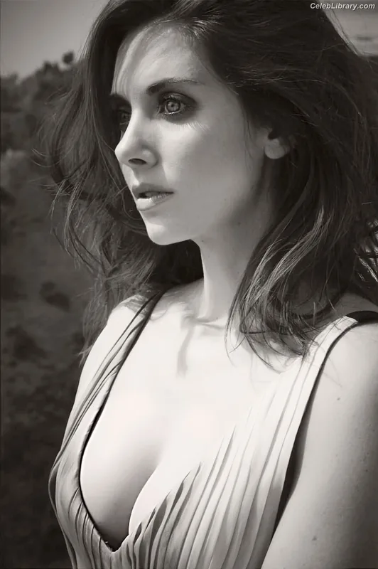 Alison Brie photo 19 of 1528