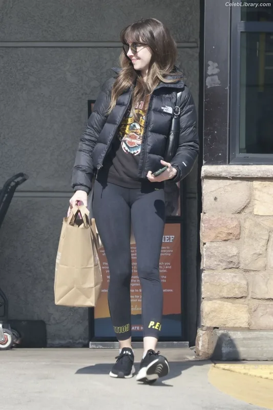 Alison Brie photo 3 of 1528
