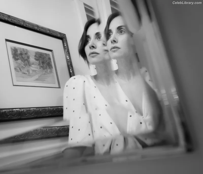 Alison Brie photo 10 of 1528