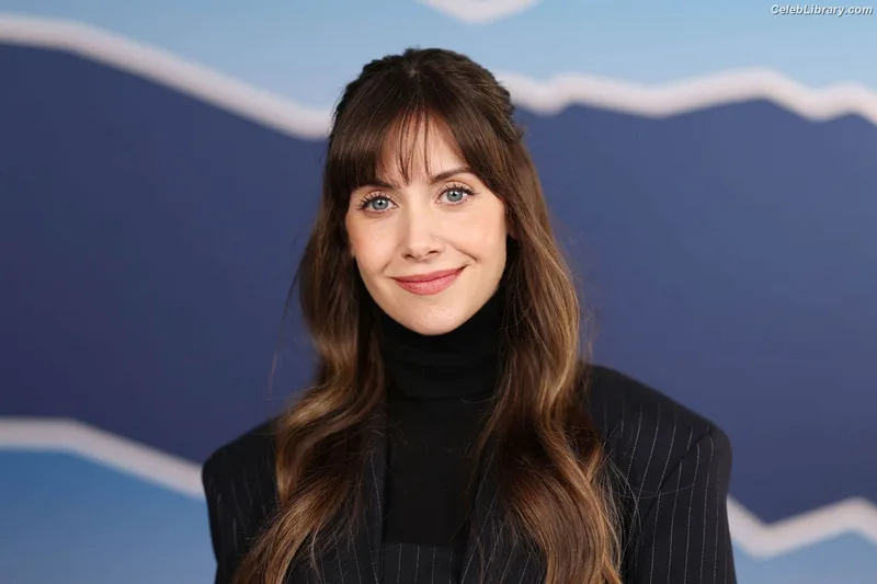 Alison Brie photo 15 of 1528
