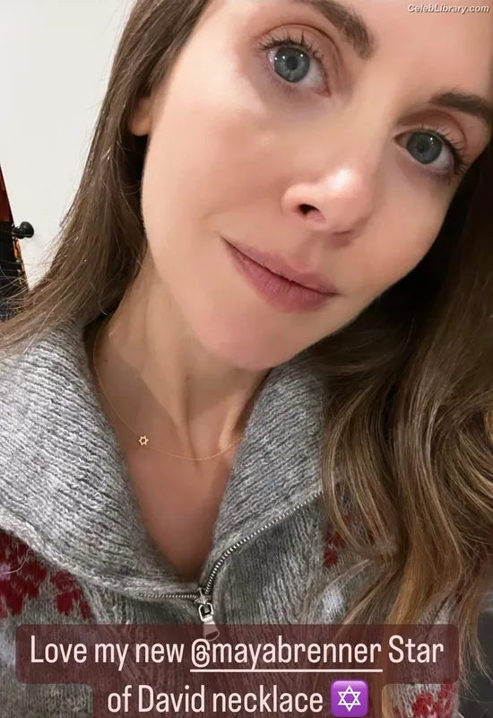 Alison Brie photo 18 of 1528
