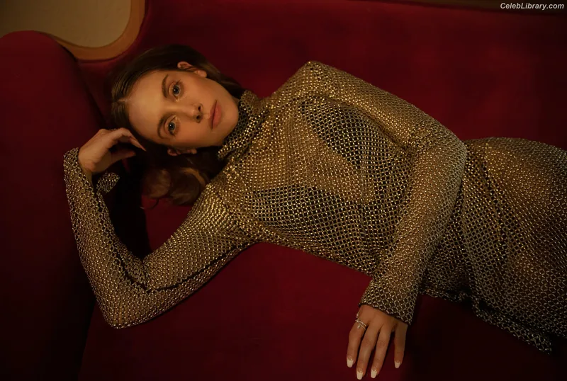 Alison Brie photo 6 of 1528