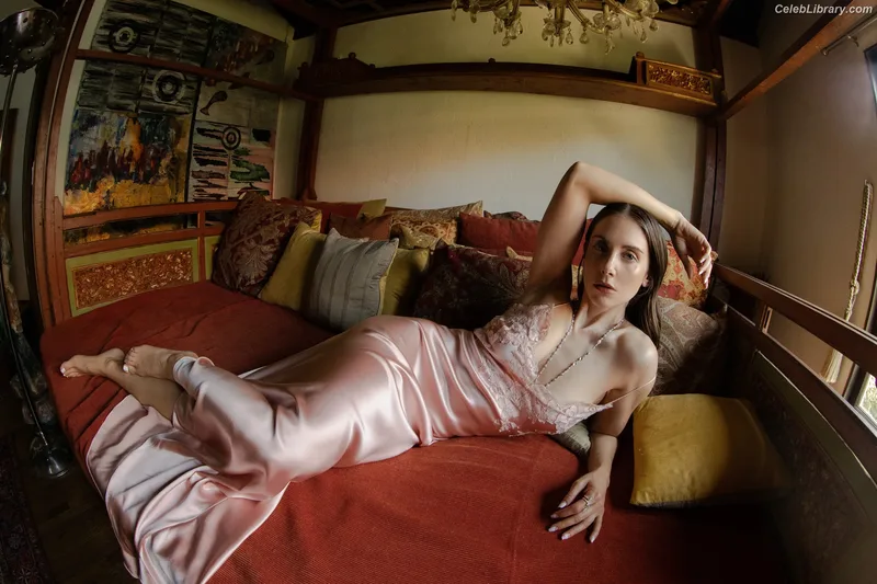 Alison Brie photo 9 of 1528