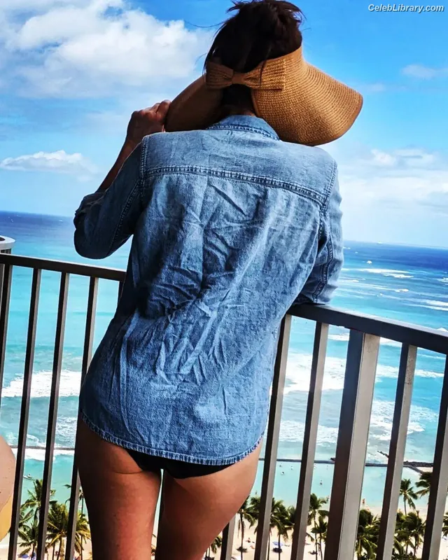 Alison Haislip photo 7 of 59