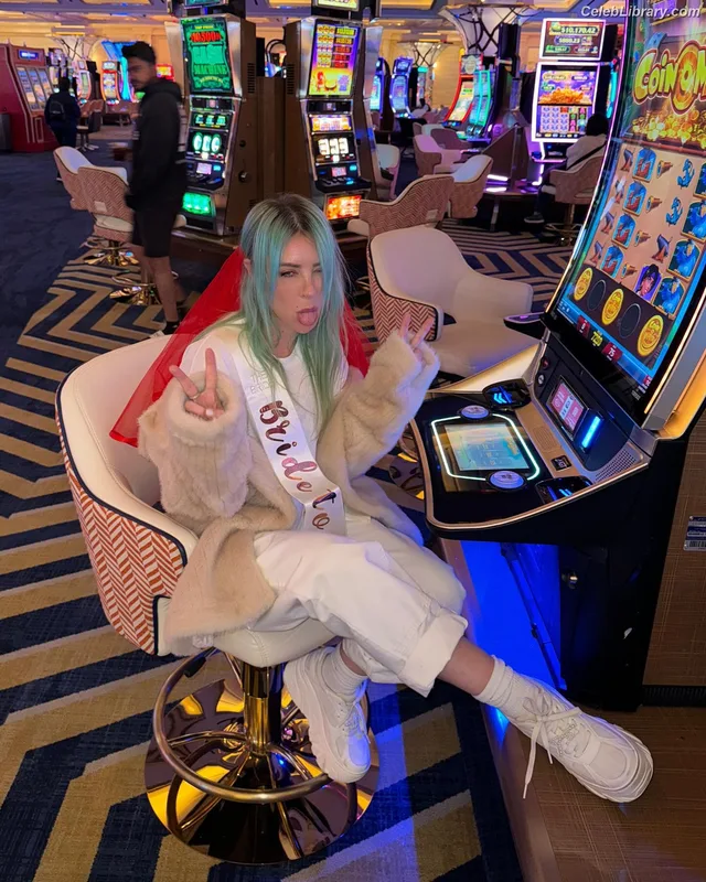 Alison Wonderland photo 4 of 164