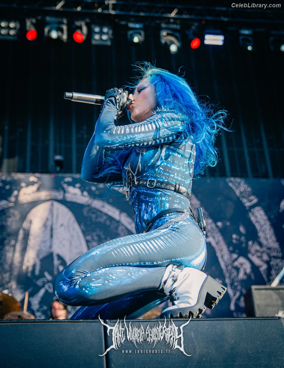 Alissa White-Gluz photo 2 of 1540