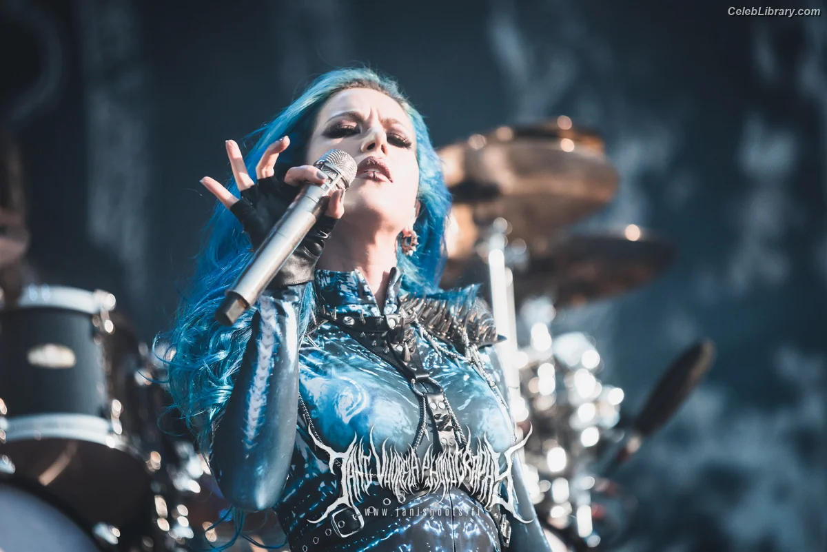 Alissa White-Gluz photo 1 of 1540