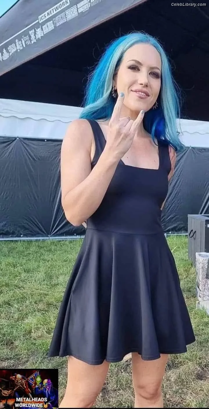 Alissa White-Gluz photo 8 of 1540