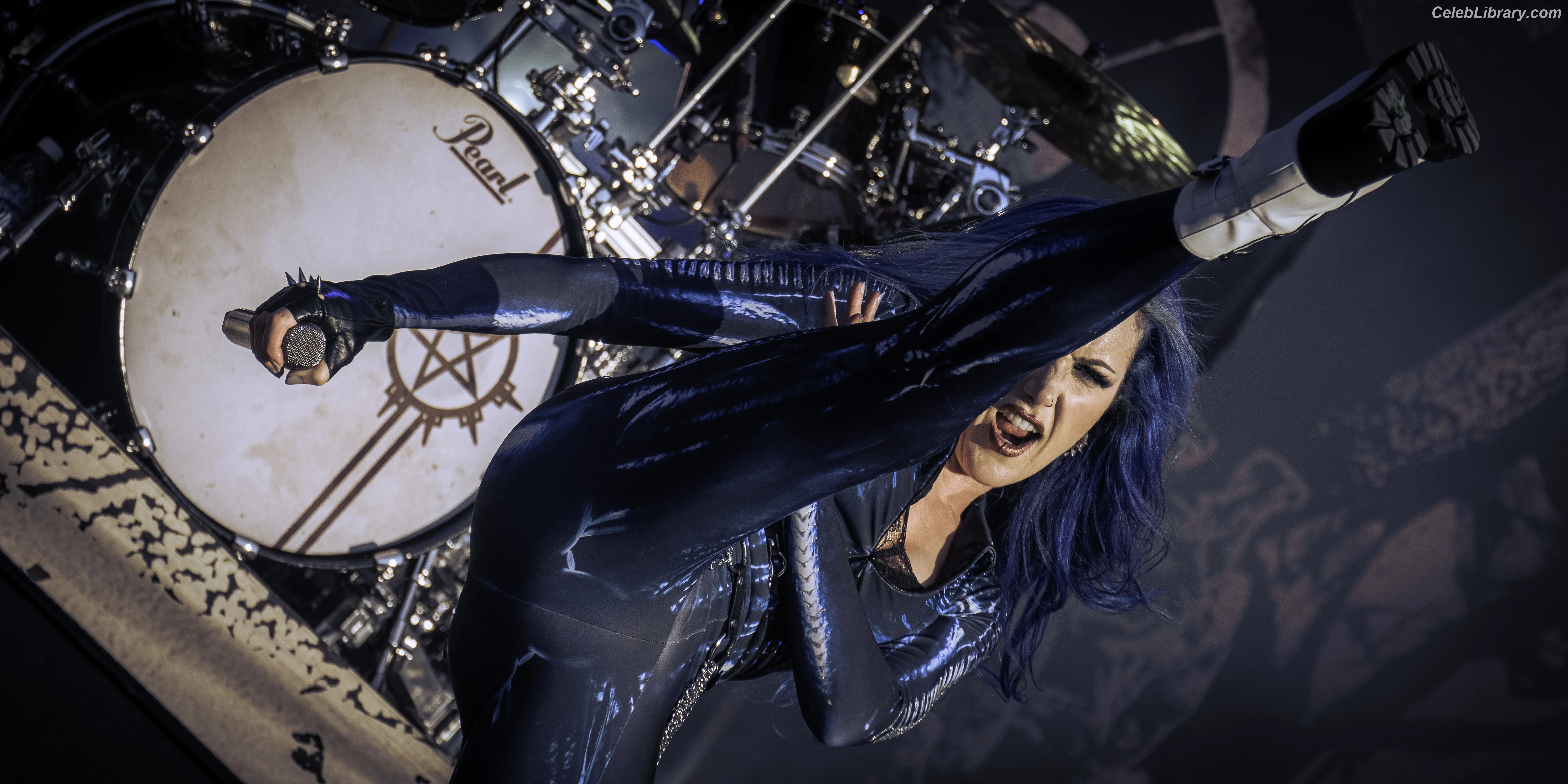 Alissa White-Gluz photo 5 of 1540