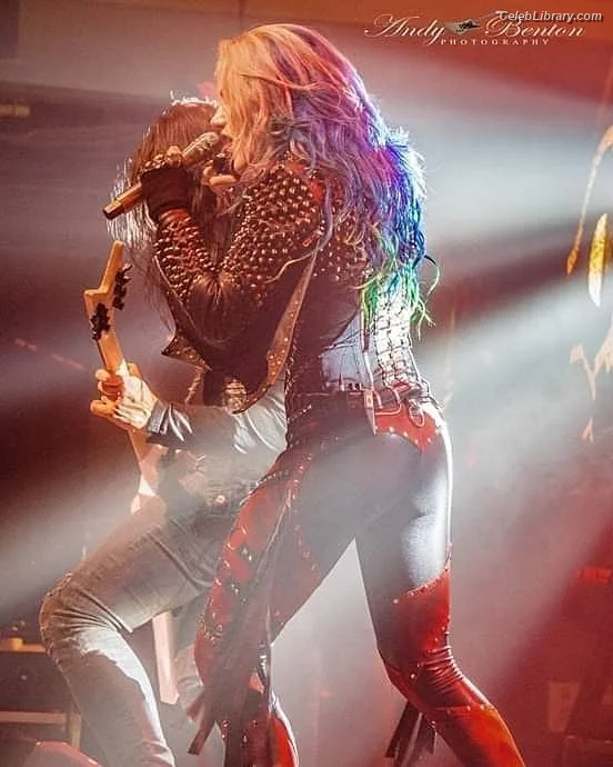 Alissa White-Gluz photo 1 of 1540