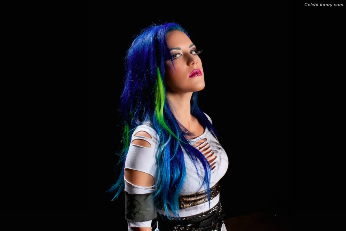 Alissa White-Gluz photo 1 of 1540