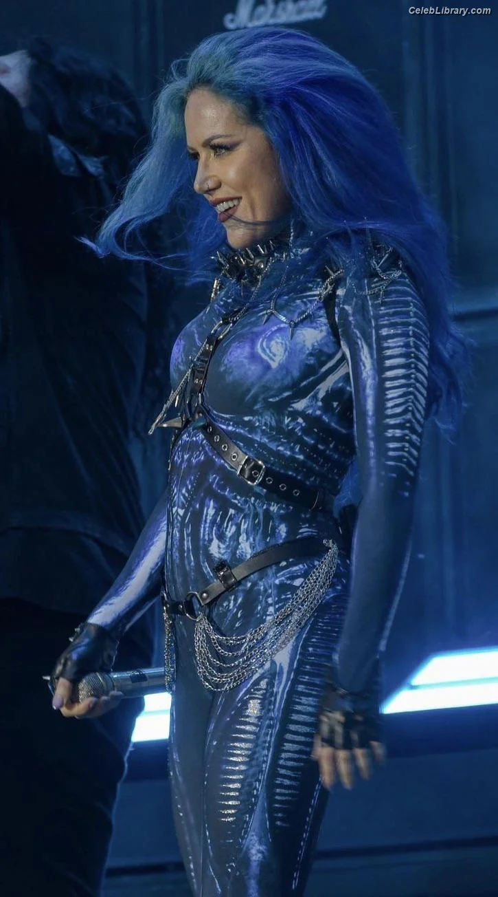 Alissa White-Gluz photo 21 of 1540