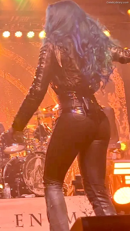 Alissa White-Gluz photo 3 of 1541