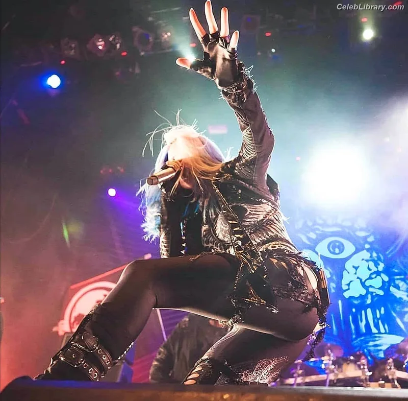 Alissa White-Gluz photo 2 of 1541