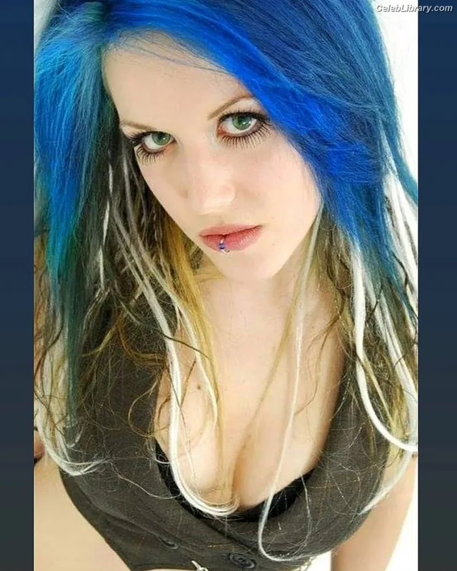 Alissa White-Gluz photo 10 of 1541