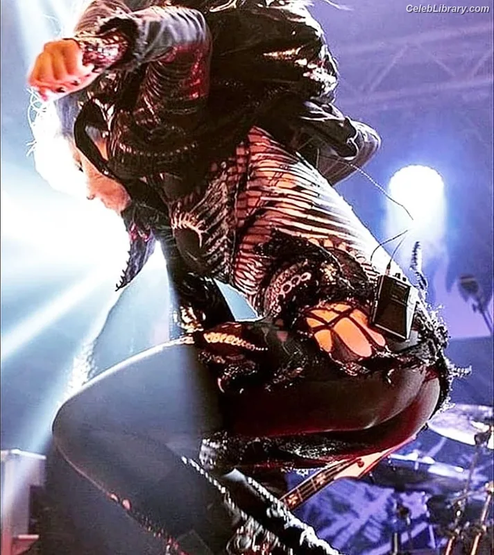 Alissa White-Gluz photo 15 of 1541