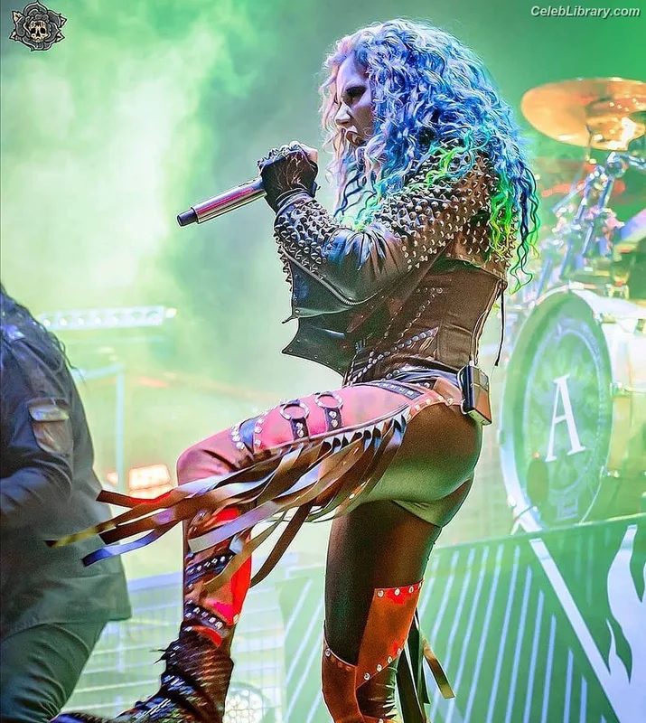 Alissa White-Gluz photo 23 of 1541