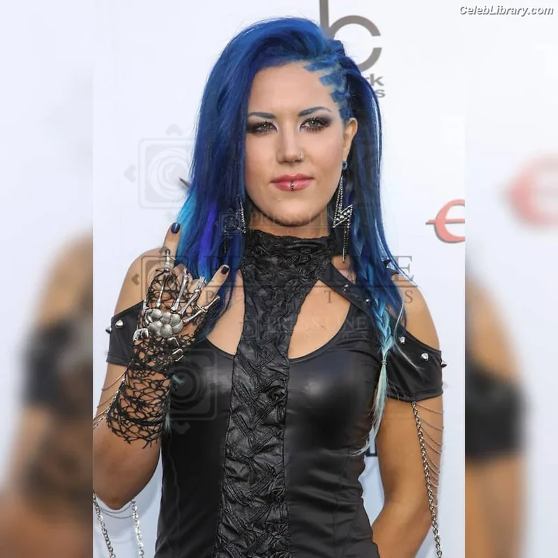 Alissa White-Gluz photo 2 of 1541