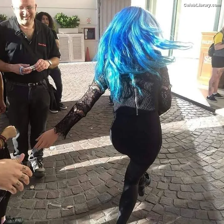 Alissa White-Gluz photo 3 of 1541