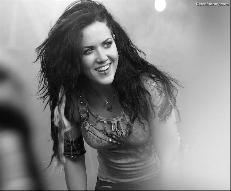 Alissa White-Gluz photo 17 of 1541