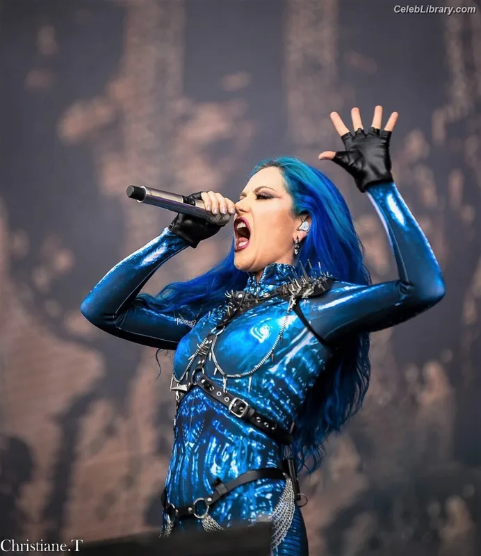 Alissa White-Gluz photo 7 of 1541