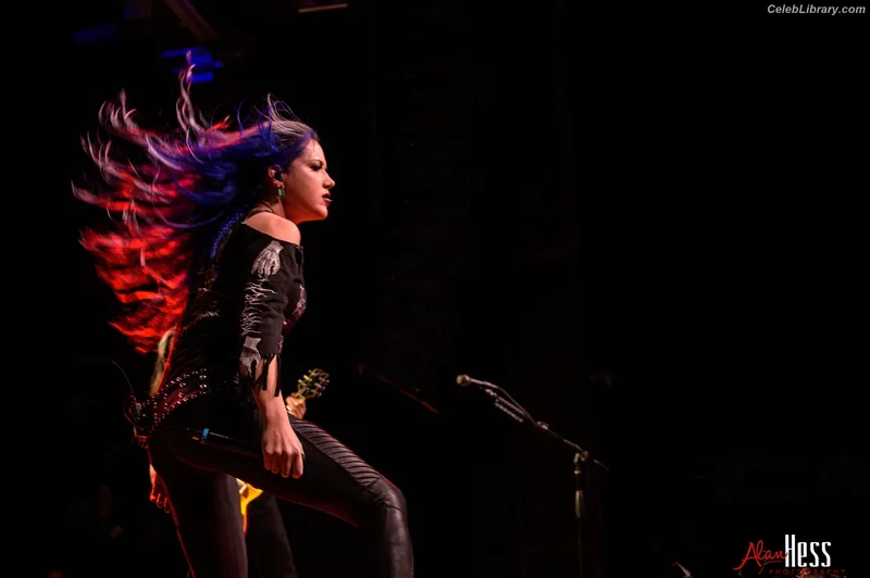 Alissa White-Gluz photo 12 of 1541