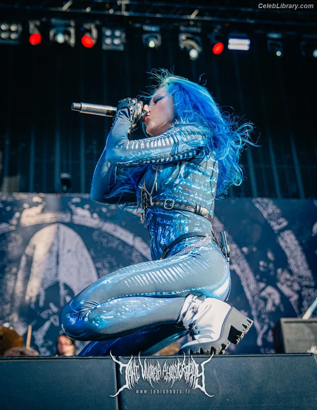 Alissa White-Gluz photo 2 of 1541