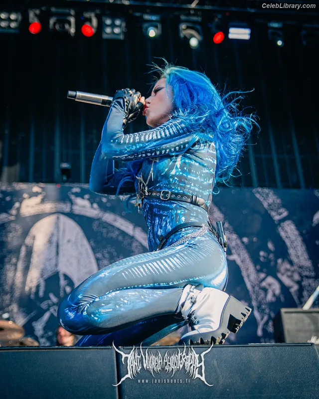 Alissa White-Gluz photo 3 of 1541