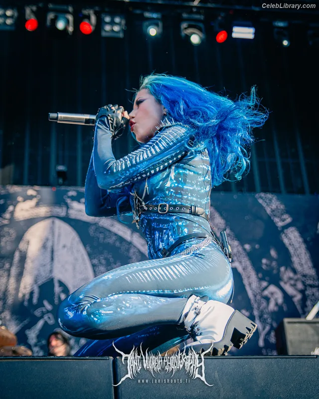Alissa White-Gluz photo 5 of 1541