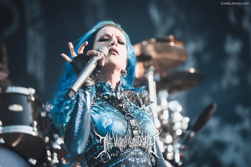 Alissa White-Gluz photo 1 of 1541
