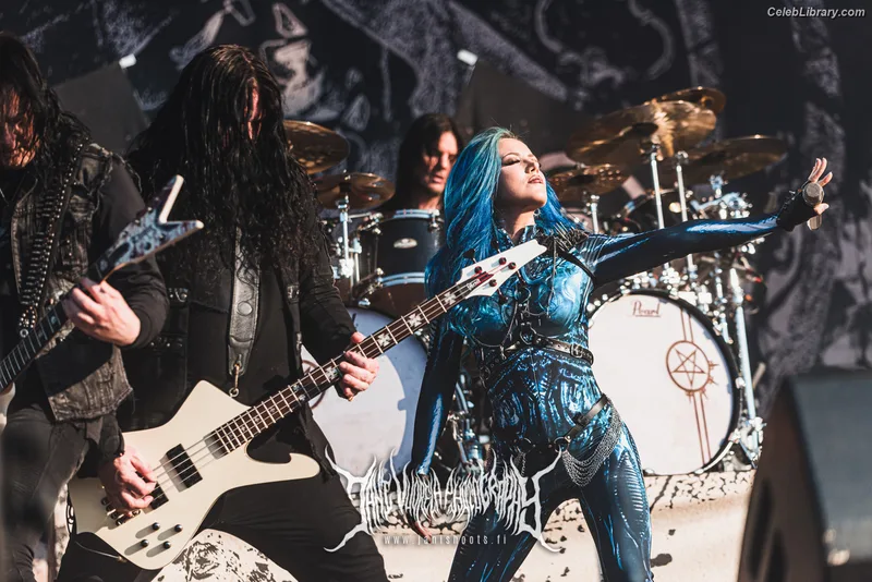 Alissa White-Gluz photo 4 of 1541