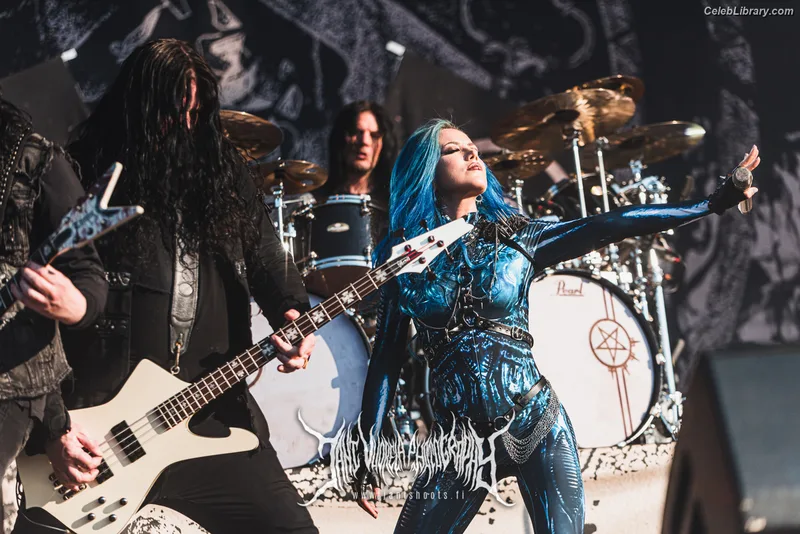 Alissa White-Gluz photo 5 of 1541