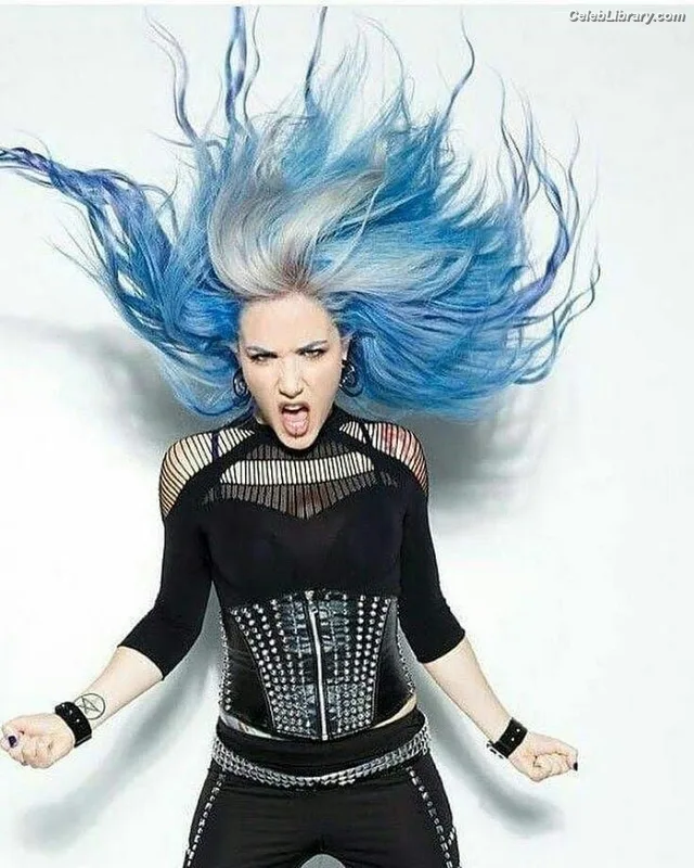 Alissa White-Gluz photo 7 of 1541