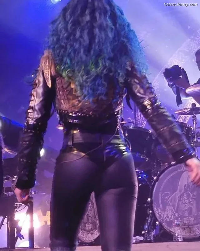Alissa White-Gluz photo 4 of 1541
