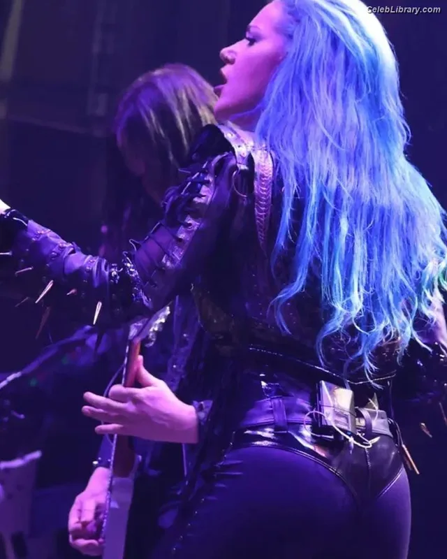 Alissa White-Gluz photo 20 of 1541