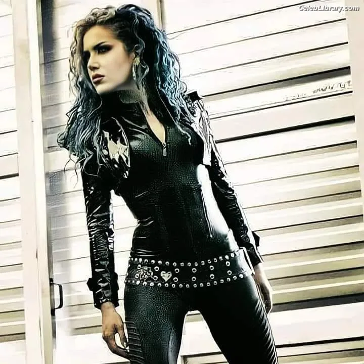 Alissa White-Gluz photo 24 of 1541