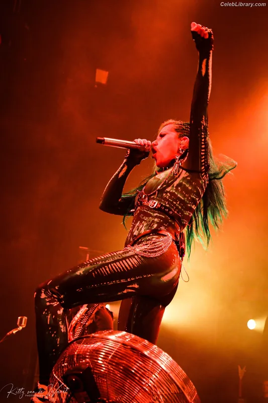 Alissa White-Gluz photo 4 of 1541