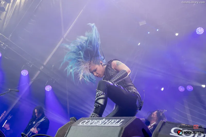 Alissa White-Gluz photo 2 of 1541