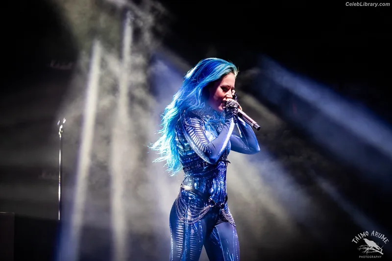 Alissa White-Gluz photo 9 of 1541