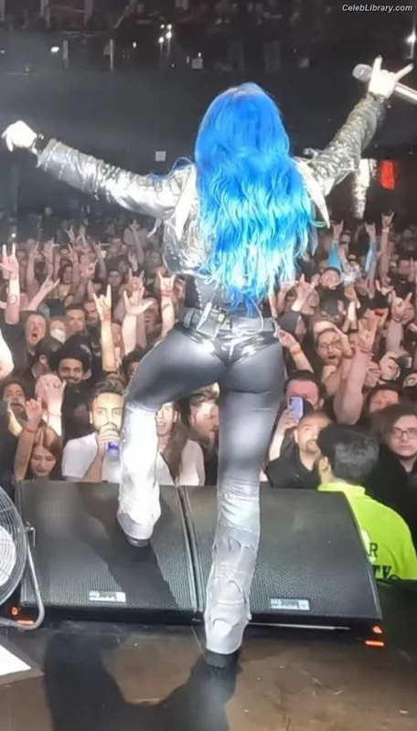 Alissa White-Gluz photo 15 of 1541