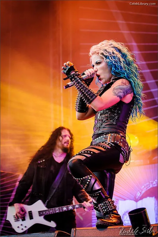 Alissa White-Gluz photo 18 of 1541