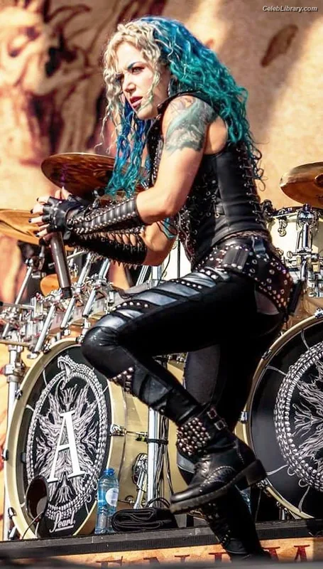 Alissa White-Gluz photo 19 of 1541