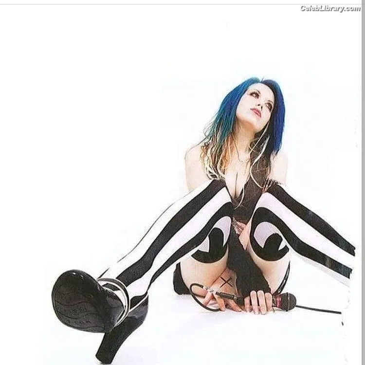 Alissa White-Gluz photo 22 of 1541