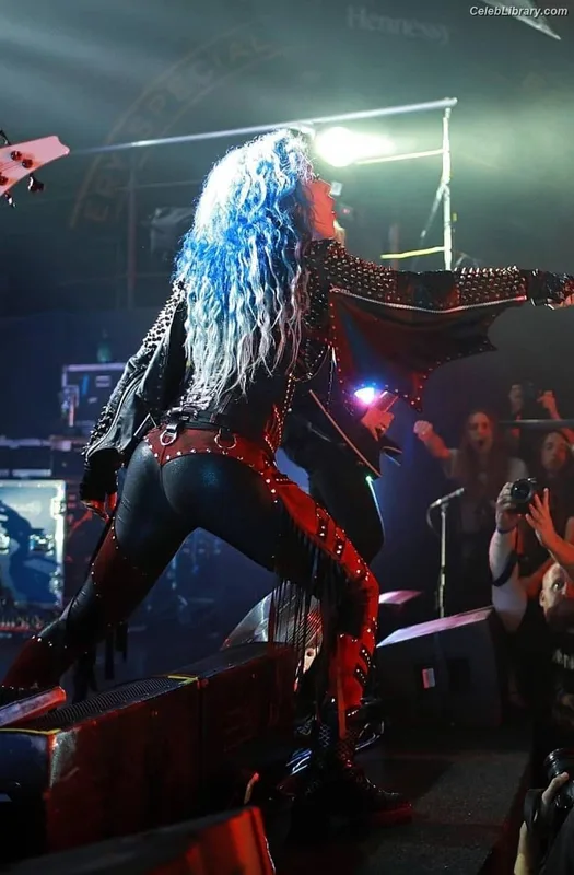 Alissa White-Gluz photo 23 of 1541