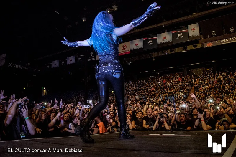 Alissa White-Gluz photo 2 of 1541