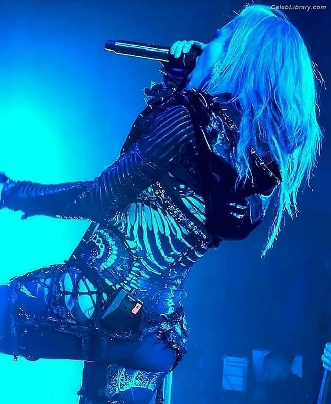 Alissa White-Gluz photo 3 of 1541