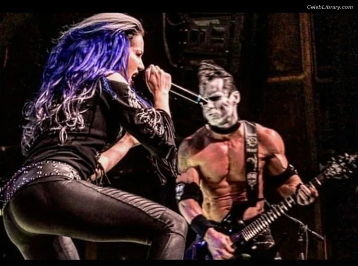 Alissa White-Gluz photo 3 of 1541