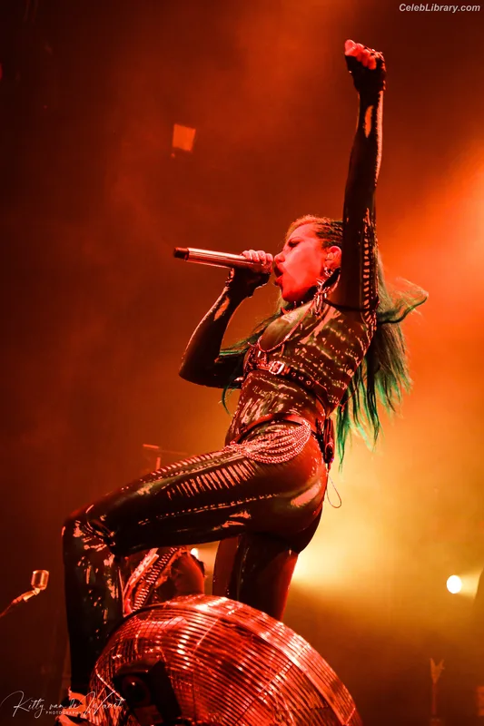 Alissa White-Gluz photo 7 of 1541