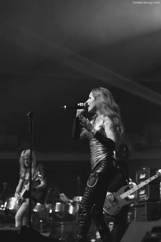 Alissa White-Gluz photo 20 of 1541