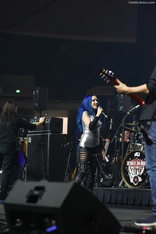 Alissa White-Gluz photo 3 of 1541